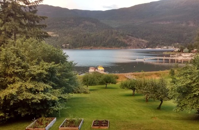 Mara Lakefront Vacation Home