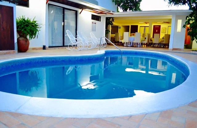 Maracas Inn