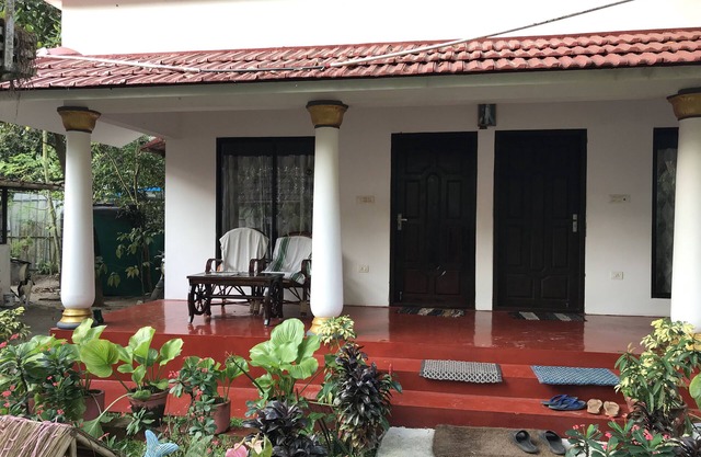 Marari John Villa: Serene Bliss by Sandy Beach & Gardens at Marari. 🏡🌊