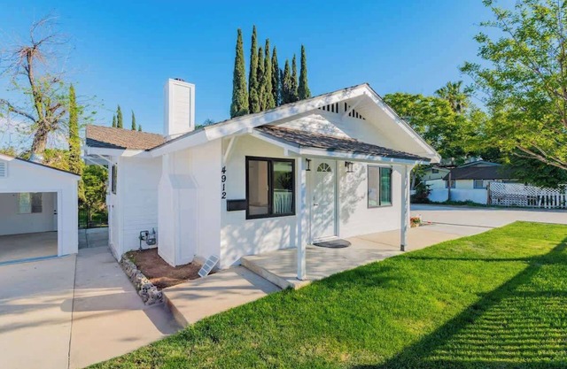 @ Marbella Lane - Classy 3BR Jewel w/Open Vibe