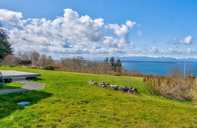@ Marbella Lane - Waterfront Studio Whidbey Island