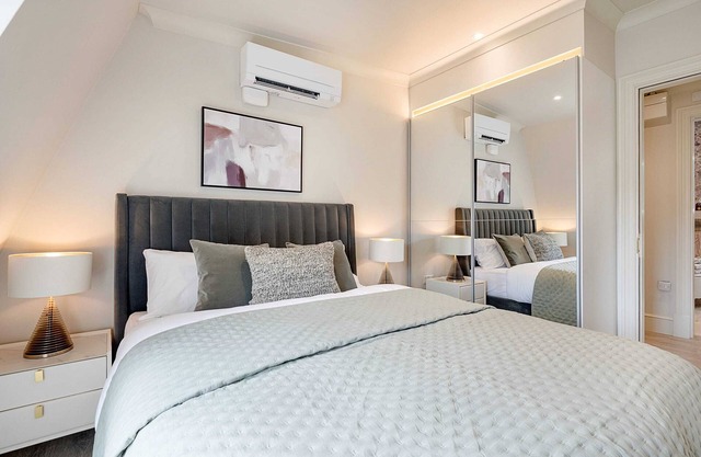 Marble Arch Suite 8-hosted by Sweetstay