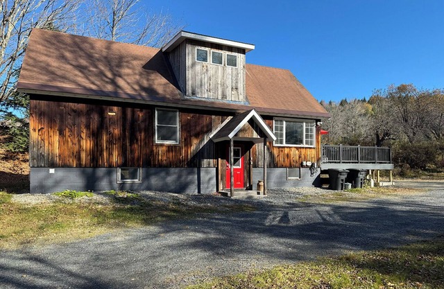 Marble Farm, Renovated Farm House Across from Mt Ellen