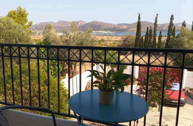 Marco Polo's Mooring Cozy Navy House
