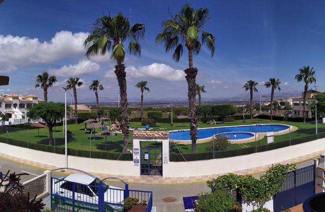 MAREL, bungalow en urbanización con 3 piscinas y parking privado