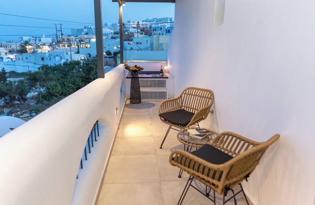 Margarita Hotel & Suites