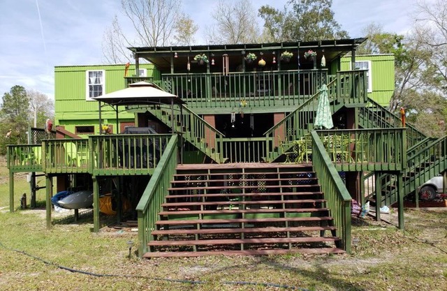 MARGARITAVILLE ON THE SUWANNEE RIVER