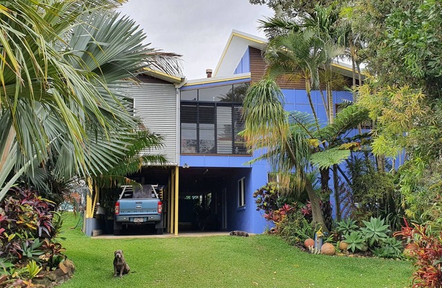 MARGARITAVILLE Unique tropical surf/fishing beach retreat. Pet/Family friendly!