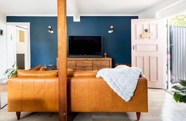 Margate - Airbnb · Contemporary Escape | Pet Friendly | Spacious Apt