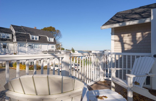 Marginal Way House Hotel