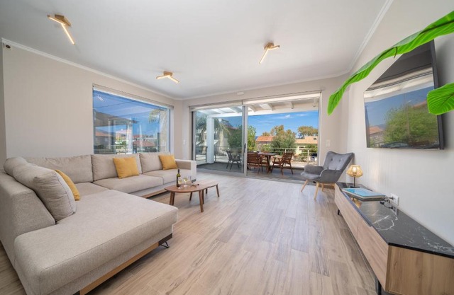 Maria Seaside Apartment