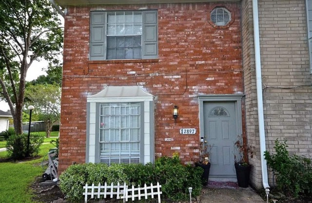 Short/long Term Rental Near China Town ,8 Miles From Downtown