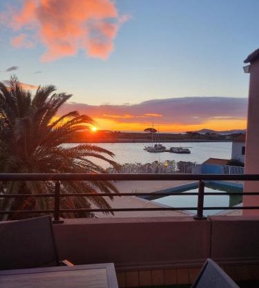Marina 2 , appartement vue mer exceptionnelle