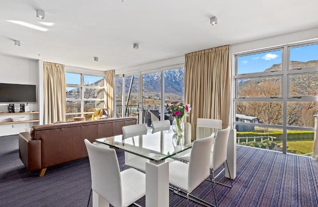 Marina Apartment 406