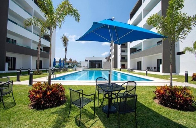 Vive Marina Cerritos: Rooftop, Albercas y Playa