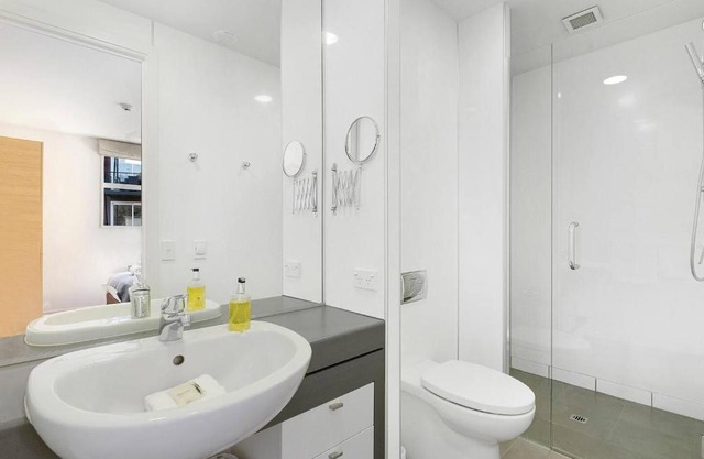 Marina Gem - Lakefront 3 Bedroom Apartment