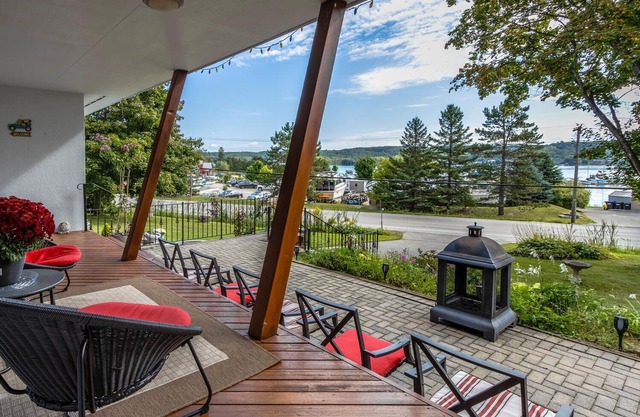 Marina House with Hot Tub & Sauna