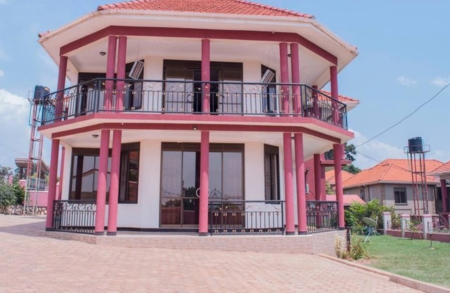 Marina Lake View Apartments