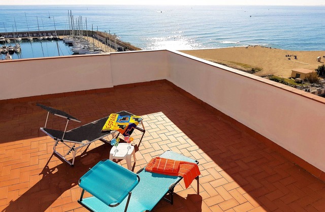 MARINA PORT & BEACH- apartamento, vista mar, playa, terraza , TV, wifi 250 Megas