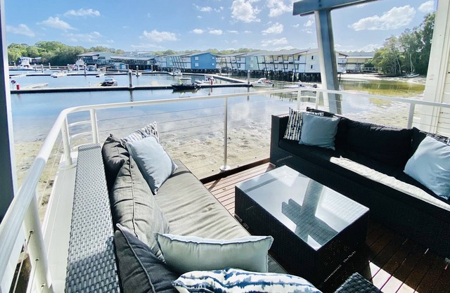 Marine View 1 Bed Apartment - Sleeps up to 6 - Couran Cove Resort