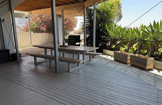 Marine Parade Holiday Unit 1- 3 bedroom downstairs unit - Off Peak Special!