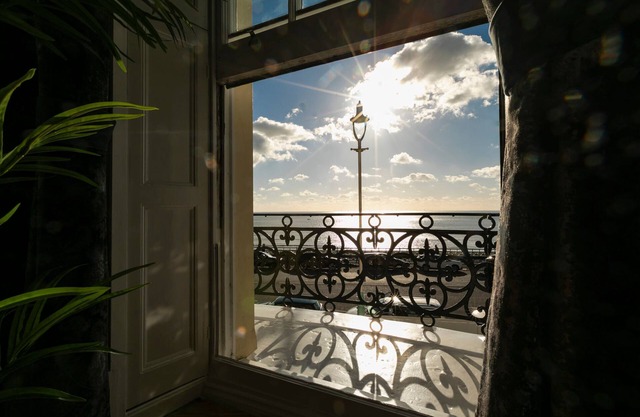 Marine Parade Sea View 2-bedroom Apartment