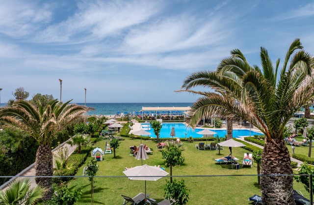 Marinos Beach Hotel