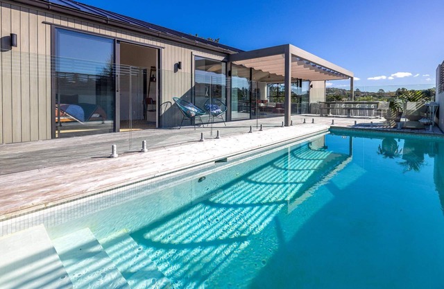 Maris - Stay Waiheke