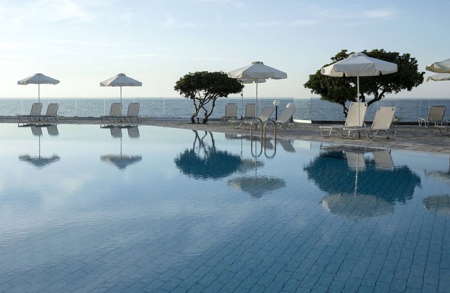 Maritimo Beach Hotel