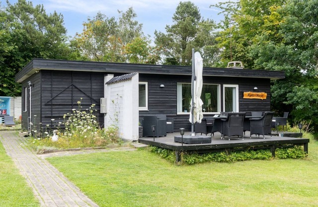 "Mark" - 1.2km from the sea by Interhome