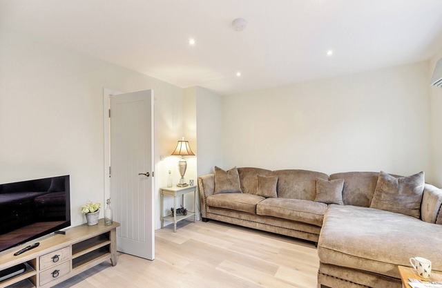 Market Square is a cosy, well-equipped holiday home.