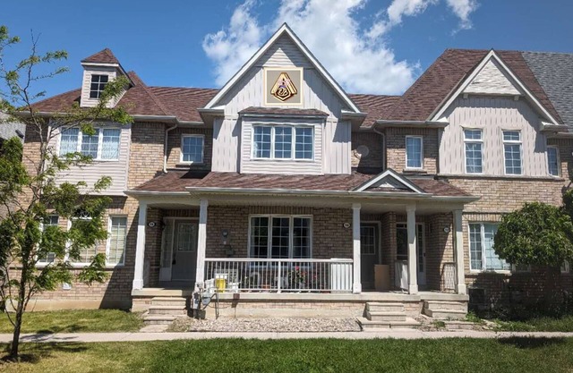 Markham 2 bedroom basement with separate kitchen and one parking space