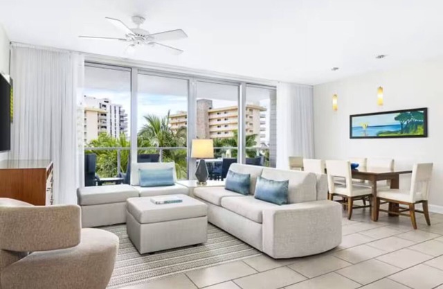 Marriott's Crystal Shores - Luxurious 2 Bedroom, 2 Bath Condo, Sleeps 8