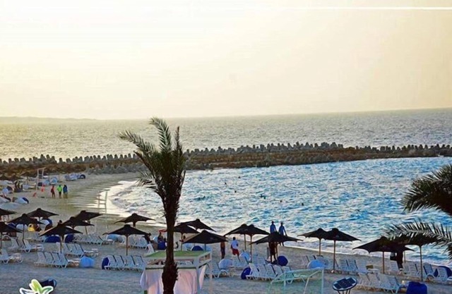 Marseilia Beach 4 - Families Only