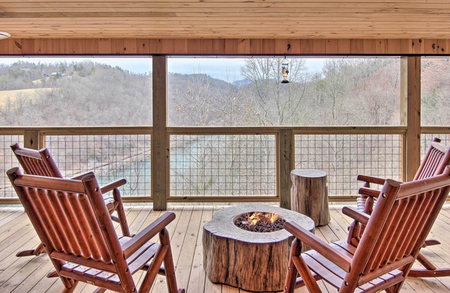 Marshall Home w/ Mountain View, 5 Mi to Downtown!