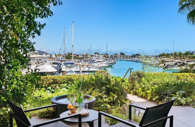 Martha's Retreat | Waterfront Luxury