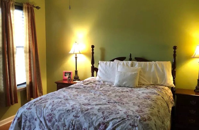 Martinez home Masters Rental- Sleeps 8