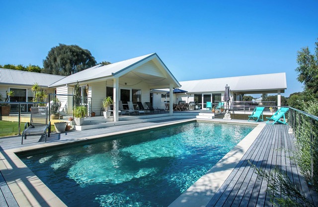 Martins Retreat: 4 BR, 3 BA House in Portsea, Sleeps 10