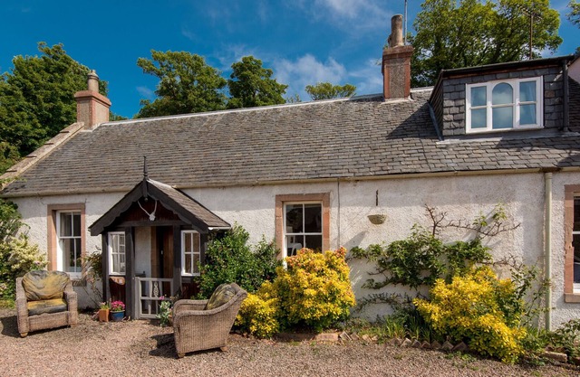 Marvel at the beauty of your surroundings, Seapink Cottage nestled in Seacliff Estate.