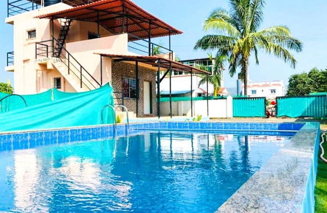 Marvel Villa