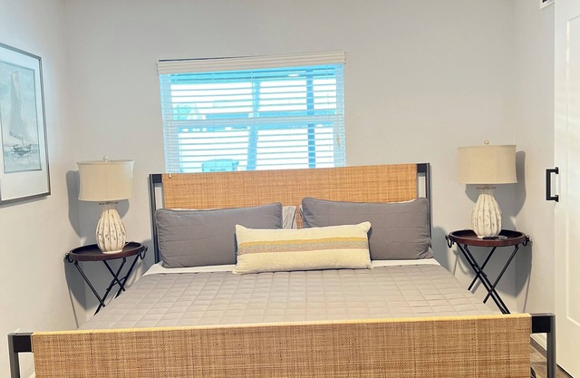 Marvelous 3-bedroom house with AC in Tampa/Pool