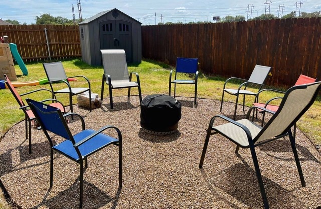 Marvelous 4-bedroom 8+ person house with AC in Lubbock