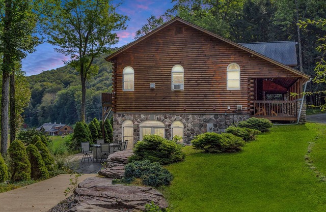Marvelous 5-bedroom house in Fishs Eddy with AC, fitness room, WiFi
