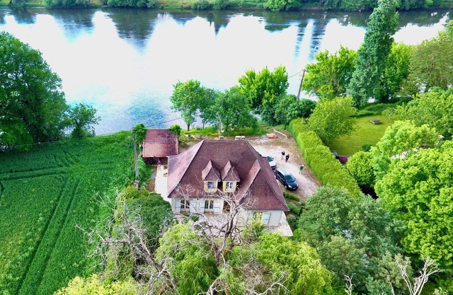 Marvelous riverside oasis 4-bedroom villa area of historic significance Dordogne