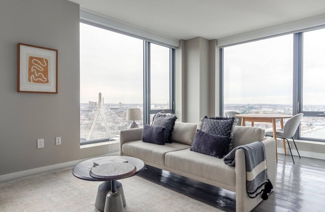 Marvelous North Station 2BR w/ Gym, close Shops & Dining, by Blueground