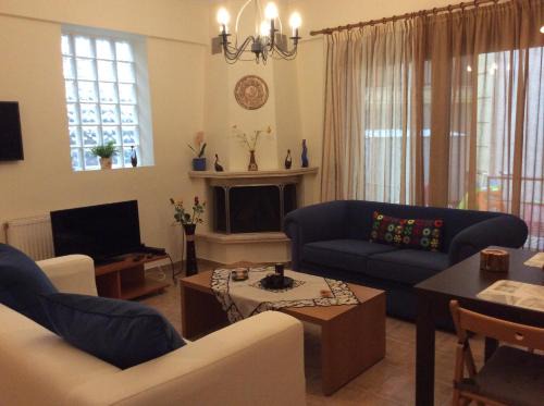 Mary-Ann's Deluxe Apartment , 5km from PEREA