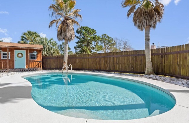 Relaxing 3BR Oasis with Pool – 5 Miles to Beach!