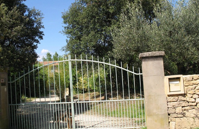 Casa de la piscina tranquila