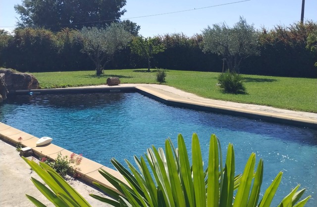 MAS PROVENCAL en el campo con piscina privada cercada en VISAN HAUT-VAUCLUSE