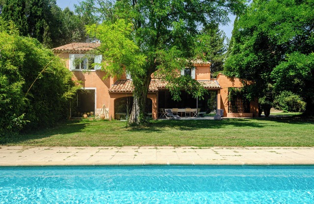 Mas provencal 10ha - Charming Countryside Villa with Pool, Tennis court & Horses